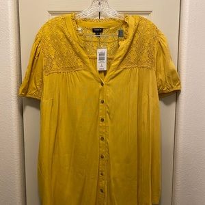Torrid Mustard Yellow Blouse with Lace Detail (2, 2X, 18/20)